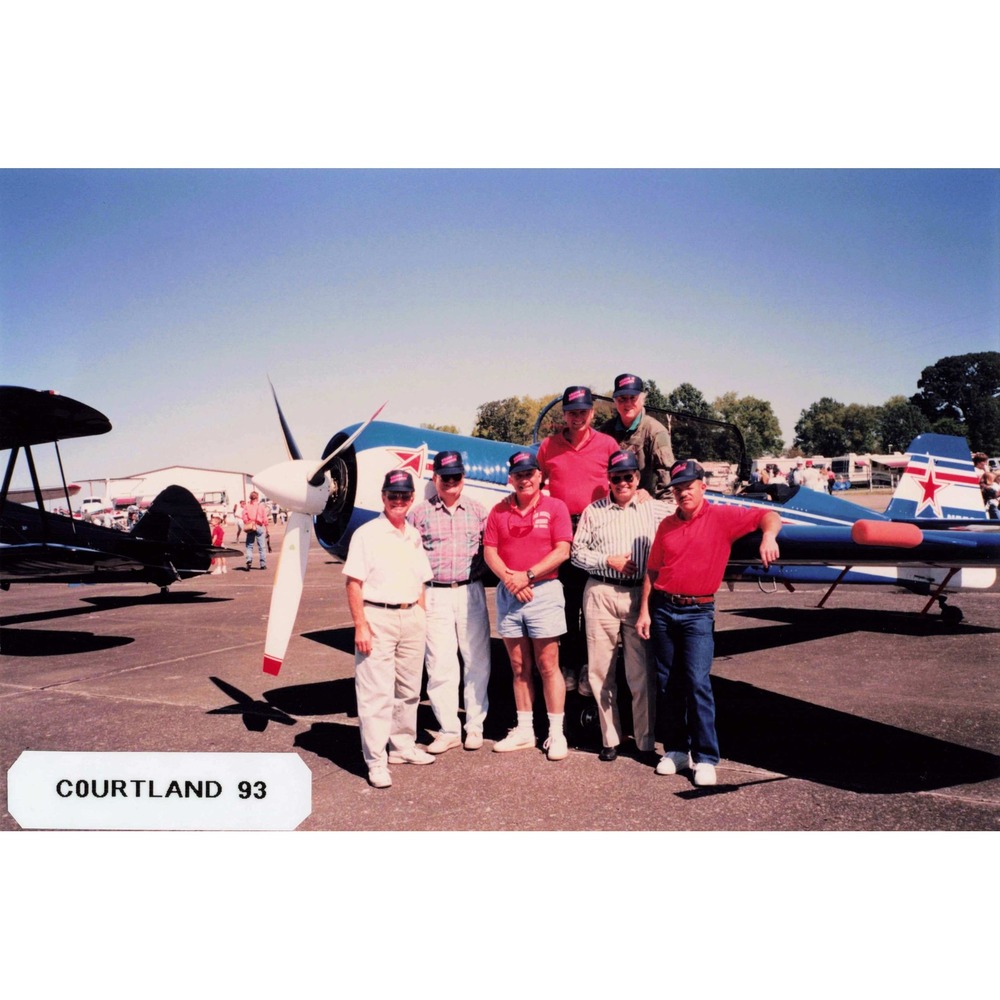 Vtg 1993 Courtland Airshow Aerobatic Plane Group Photo Kodak Royal - Picture 1 of 2